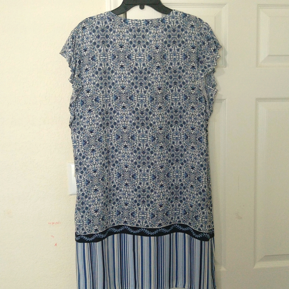 Skye's the limit women's floral blue/white v neck shift midi dress Size L - Picture 5 of 9